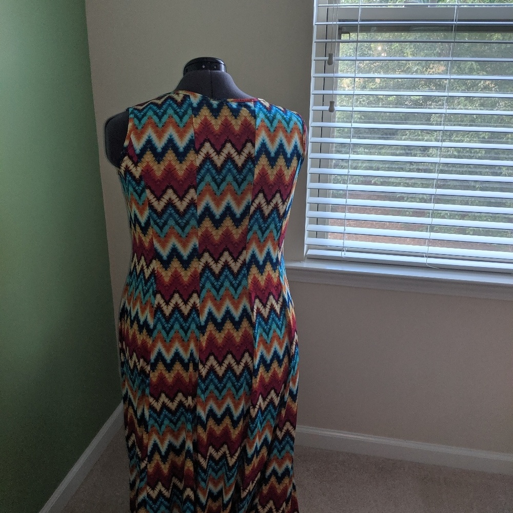Dress - Picture 2 of 3